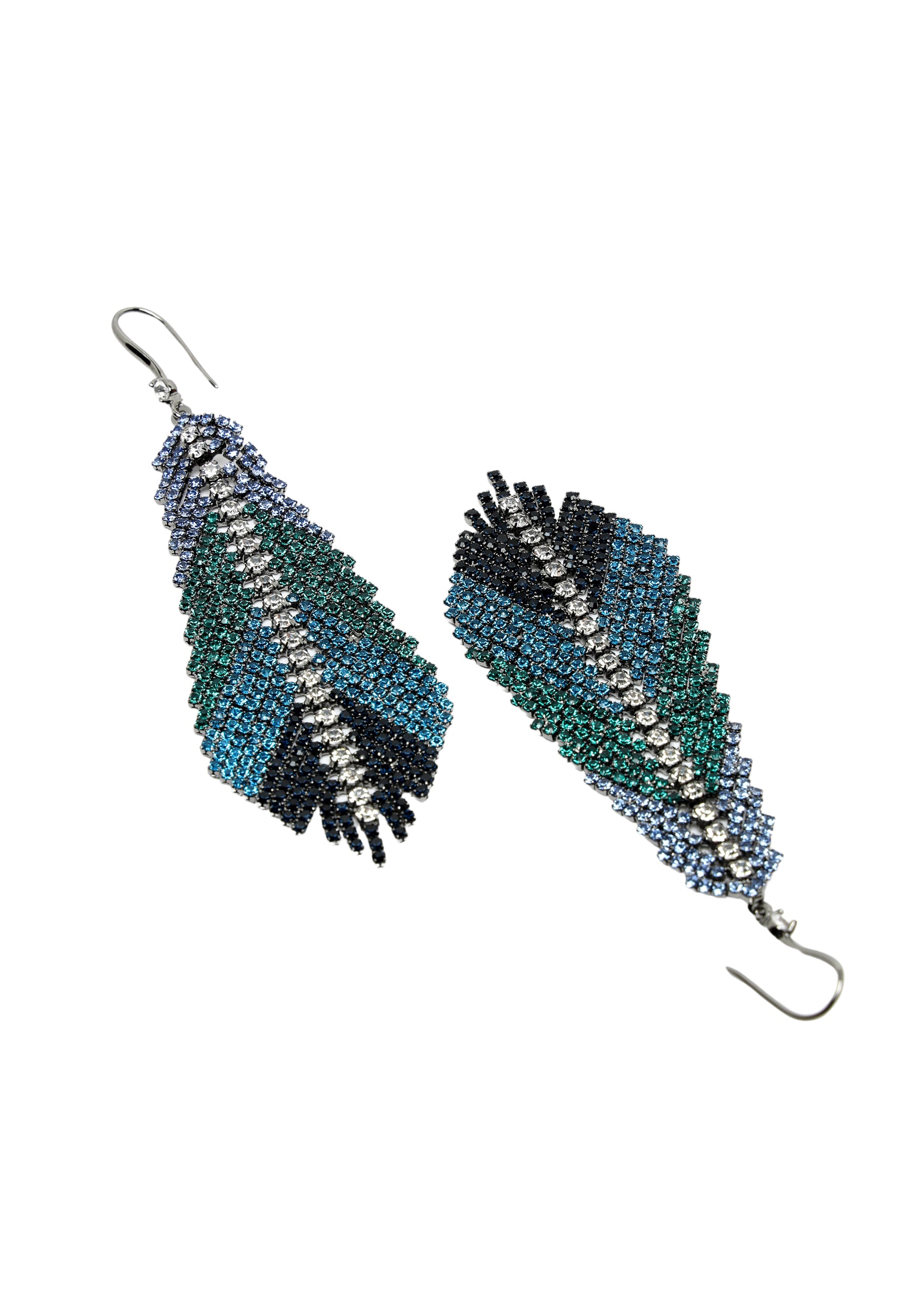 Criostail Cleite Earrings Studded