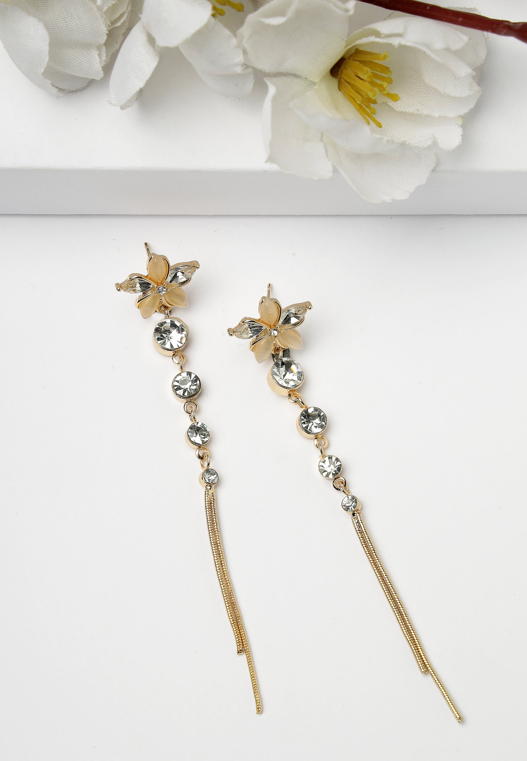 Elegantes pendientes de borlas dulces