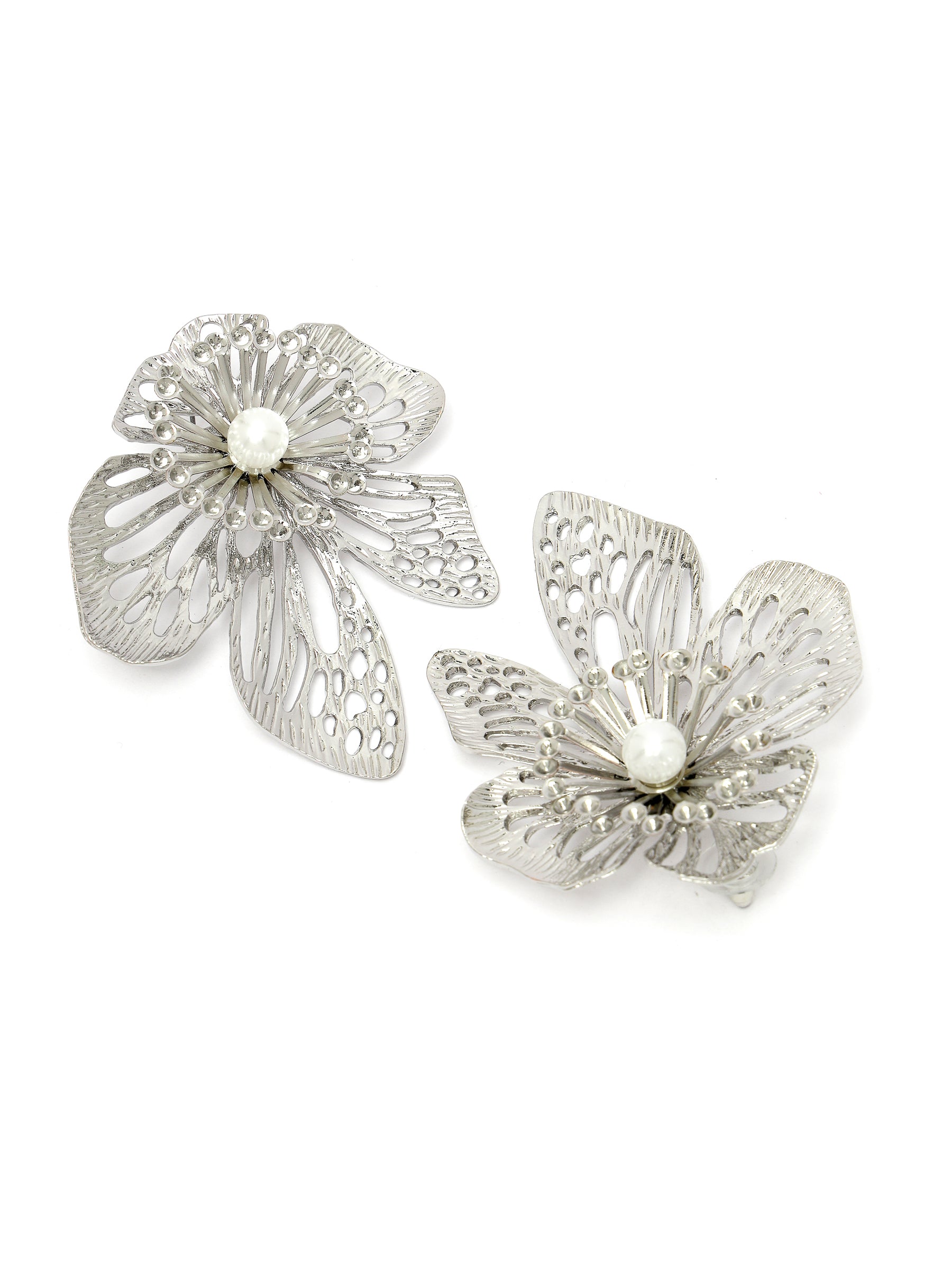 Sparkling Silver-Coloured Flower Pendant And Earrings Set