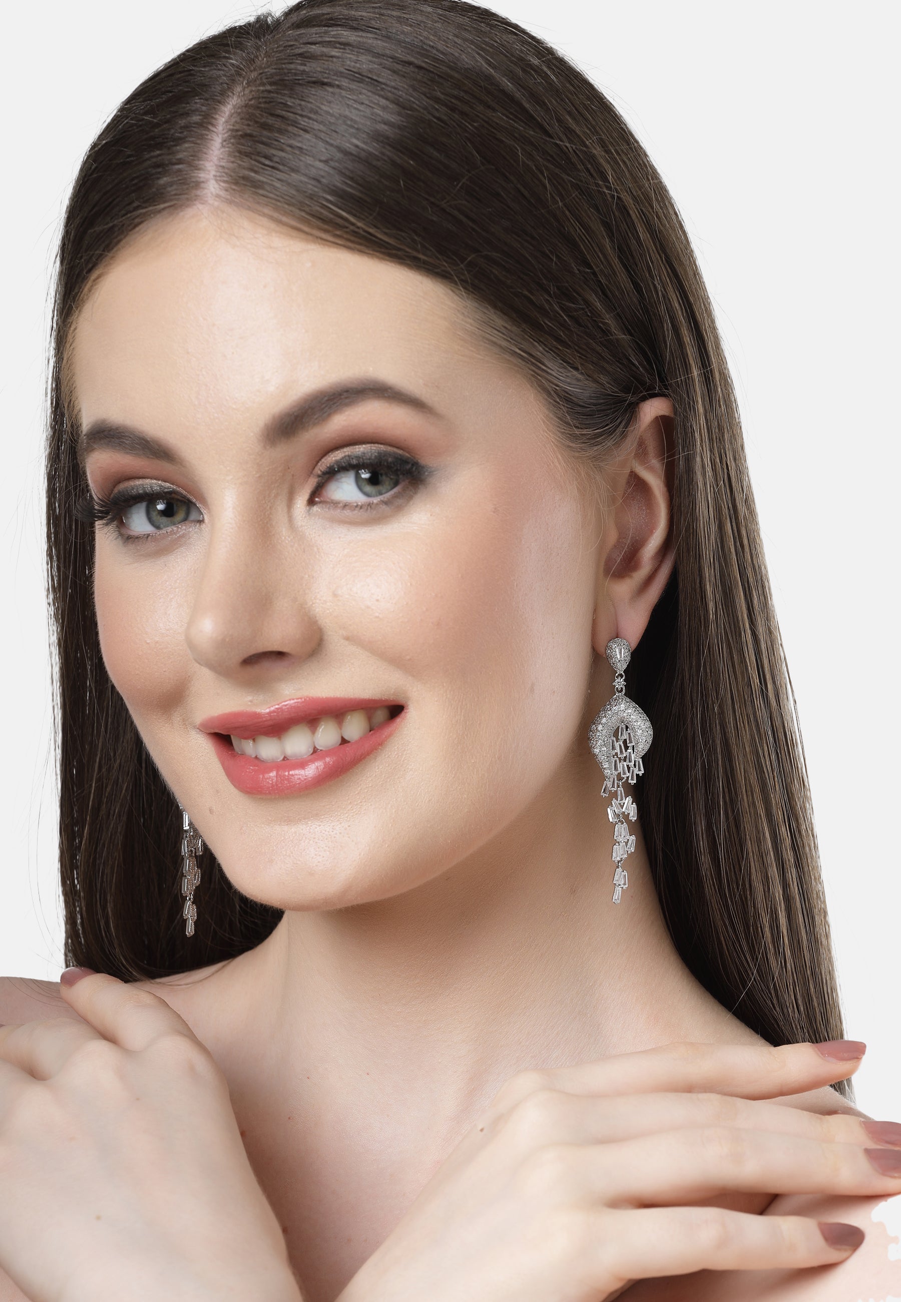 Boucles d'oreilles pendantes en zircone cubique