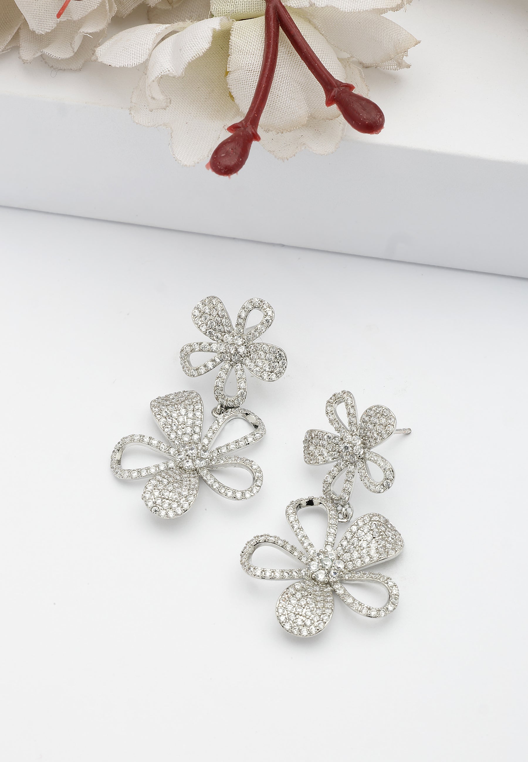 Boucles d'oreilles pendantes doubles fleurs