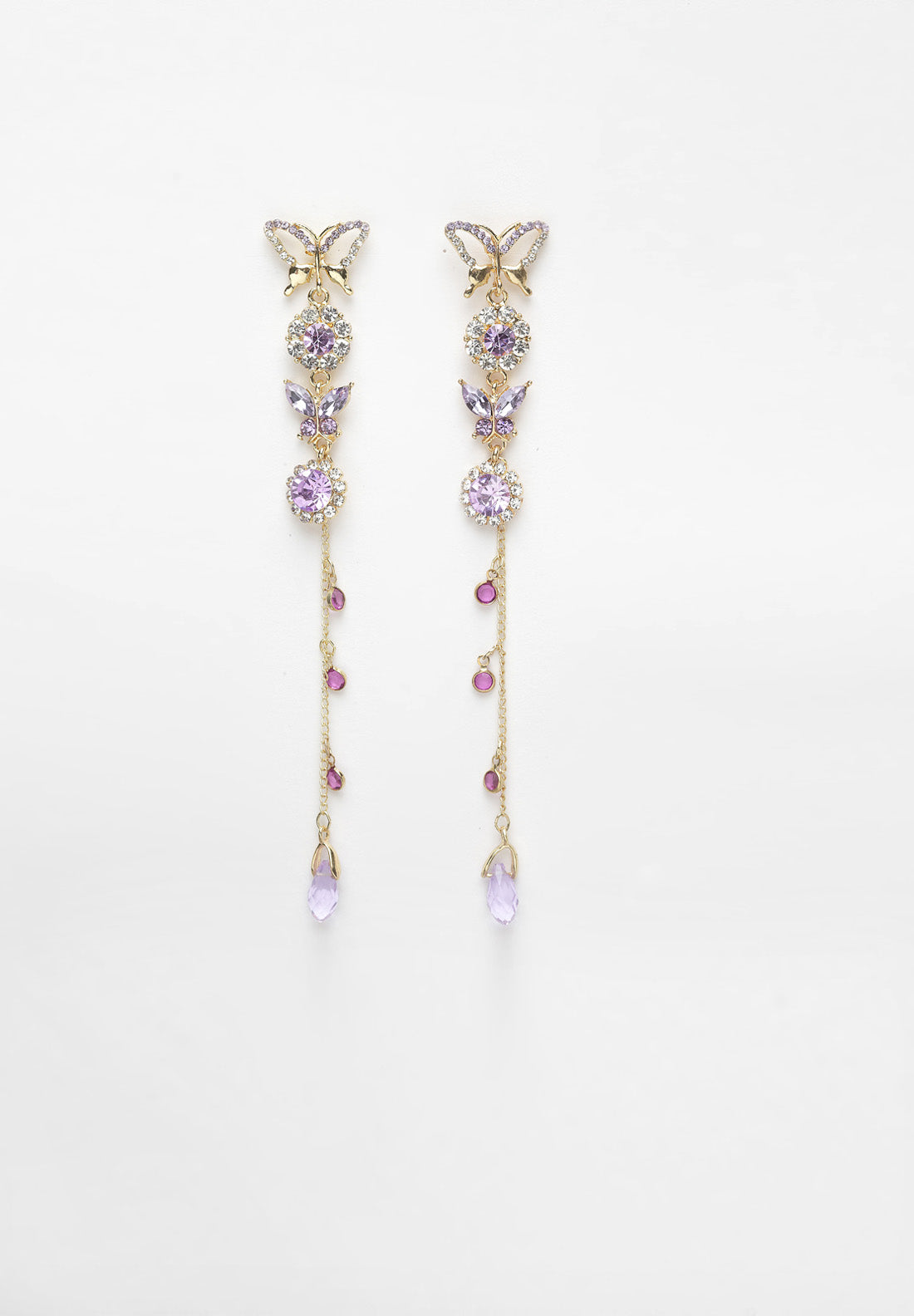 Długie wiszące kolczyki z fioletowymi kryształami w kształcie motyla